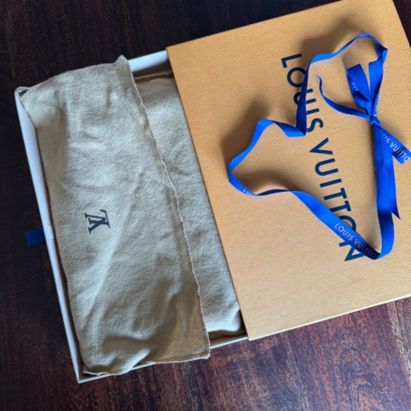 RARE* Vintage Louis Vuitton x Takashi Murakami Blossom Monogram Purse Pochette - Picture 10 of 12